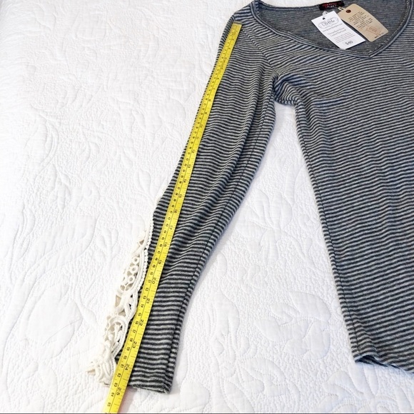 T Party NWT Embroidered Sleeve Gray Stripe Tee - S - Picture 11 of 11